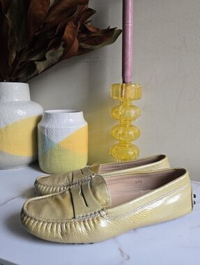Tod's Gommino Patent Leather Yellow Women's Loafers Size 7.5
